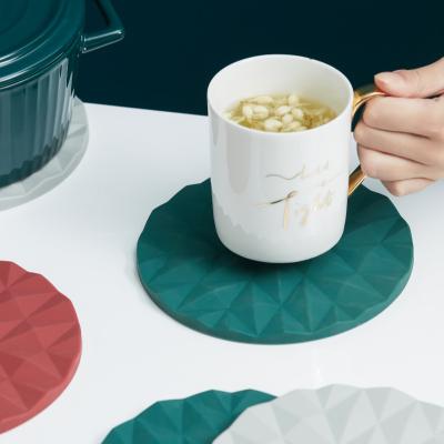 China Home Sustainable Honeycomb Mat Table Mat Accessories Round Shape Kitchen Silicone Trivets For Hot Dishes for sale