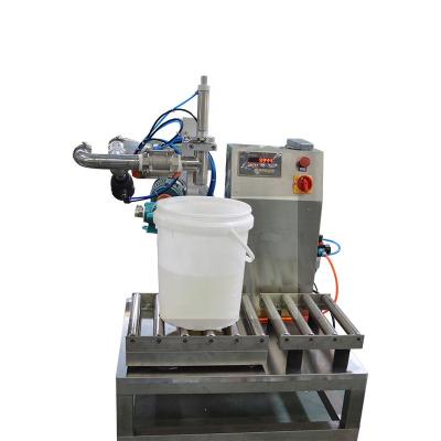 China Material de embalaje metálico Máquina de llenado de 220V para 5-20L de aceite lubricante/líquido químico en venta