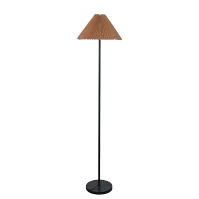 China Quality Assurance Versatile Modern Led Metal Floor Lamp With Black Round Bottom for sale