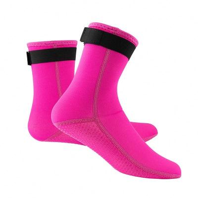 China Waterproof aqua beach water sock hot sale new arrivals aqua beach shoes neoprene 3mm diving socks women swimming sock for sale