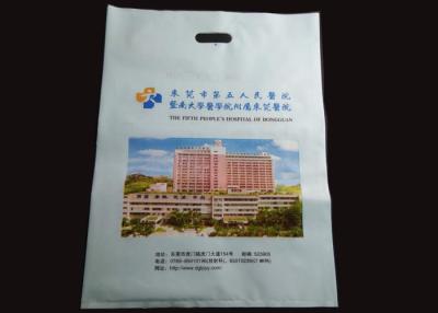 Chine Les poly sacs découpés avec des matrices par hôpital promotionnel avec la poignée, conçoivent des sachets en fonction du client en plastique à vendre