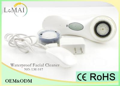 China Changeable Head Electric Rotating Facial Brush , Micro-wave Face Scrubbing Brush for sale