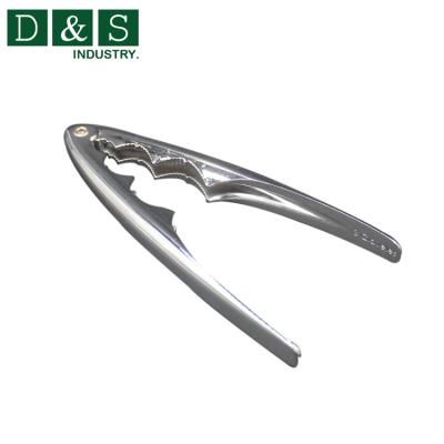 China Sustainable High Quality Manual Nut Cracker With Non-Slip Handle Nut Cracker for sale