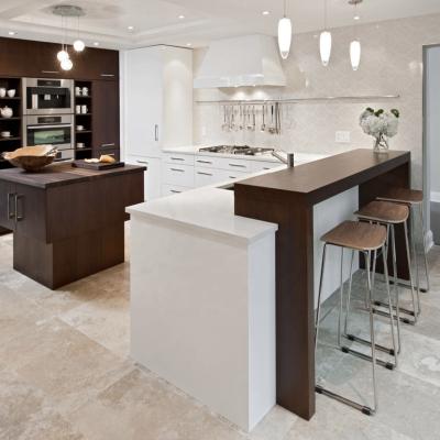 China Environment Friendly White Modern Style Kitchen Cabinets Solid Wood Lacquer Kitchen Pantry Cabinets for sale