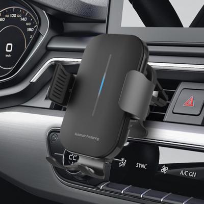 China Wholesale Custom Self Aligning 15W Qi Fast Charging Auto Alignment Maintaining Car Mount Wireless Charger for sale