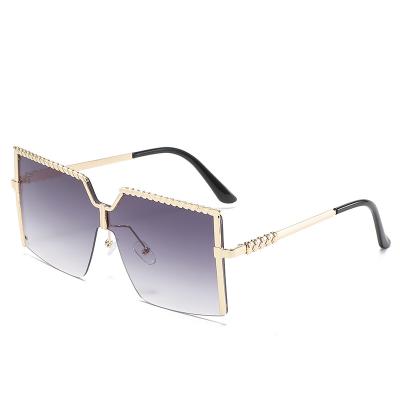 China Fashion Punk Big Frame Dazzle Color Ocean Piece Beach Gradient Color Sunglasses for sale