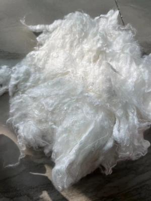 Chine Résistance à la flamme élevée Viscose fibre d'accueil blanche pour tissus non tissés à vendre