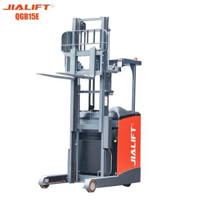 China Walkie Electric Reach Truck 1500kg Altura de elevação 3000mm Reach Forklift 3kw à venda