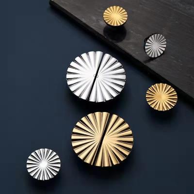 China New Modern Sunflower Cabinet Knobs Creative Drawer Pulls Wardrobe Knob Handles Kids Room Solid Brass Drawer Knobs for sale