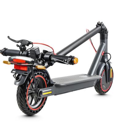 Chine Scooter électrique unisexe avec moteur puissant et batterie de 10,4Ah Strassenzulassug à vendre