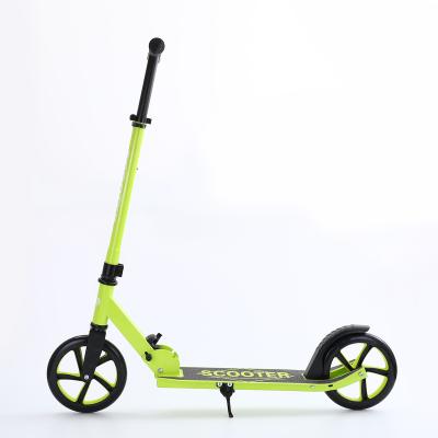 China Scooter para adultos de cuerpo de aluminio con altura ajustable y suspensión cómoda en venta