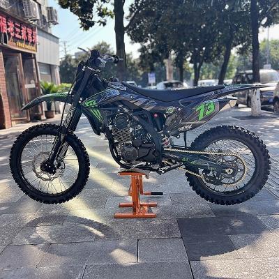 Chine 250cc Enduro Motocross -Road Motocycles Dirt Bike avec réservoir de carburant de 7L moteur PR250 à vendre