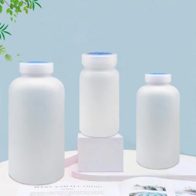 China Hot Sale 250ml 500ml 1000ml Chemical HDPE Bottle Blue Cap Jar Plastic Reagent Bottle for sale