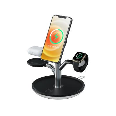 China High Quality Smart Watch 4 in 1 Wireless Charging Office Mat 3 in 1 Wireless Charger Station Table Lamp with Wireless Charging en venta