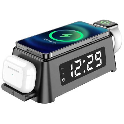 Cina Fast Selling Best Display Time Alarm Clock 15W Charger Mobile Phone 3 In 1 Qi Wireless Charger Stand Station in vendita