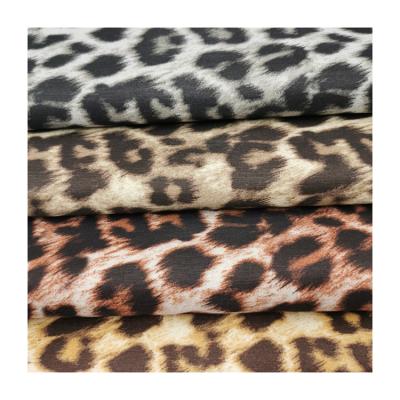 China Hot Sale FashionPolyester Fabric Leopard Animal Print Shrink-Resistant Velvet Fabric Korean for sale