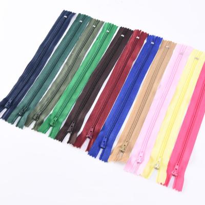 China Heavy Duty Nylon Zipper Cierre End Zipper Open End Zipper No. 5 Automatic Lock Factory Supply No.3 For Tent Garment Shoe Bag Bedding Fufu for sale