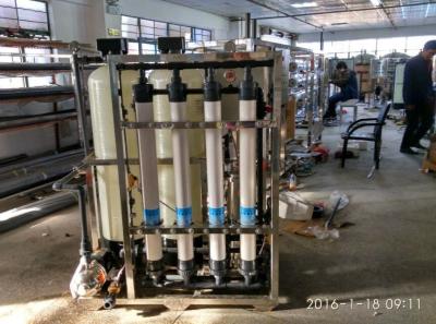 China Vollautomatisches Ultra-Filtrationssystem 1000 lph, Fluss-UF-Wasseraufbereitungsanlage zu verkaufen