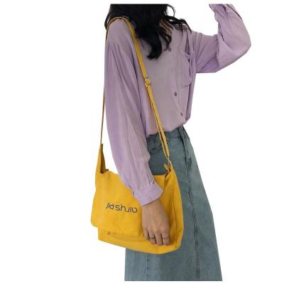 China Wholesale Customized Handled Style Canvas Bag Female Single Shoulder Bag Postman Style College Cross Bag for sale