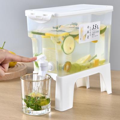 China Sustainable Ice Water Storage Bin Refrigerator Water Bin Juice Dispenser for sale