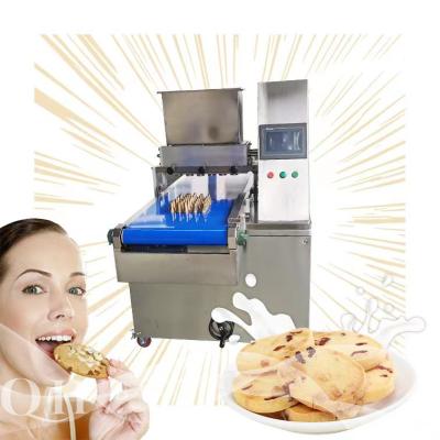 China Small cookie depositing machinery three colors cookie making machine en venta