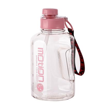 China Gallon Sports Water Bottle Fitness Viable Outdoor Water Cup High Aesthetic Value, Summer, Large Capacity Plastic Straw Cup for sale