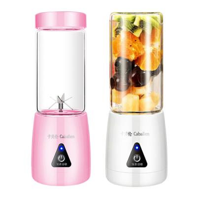 China 2021 Hot Sale Fruit Usb Easy Handling Electric Mini Portable Kitchen Juicer Blender for sale