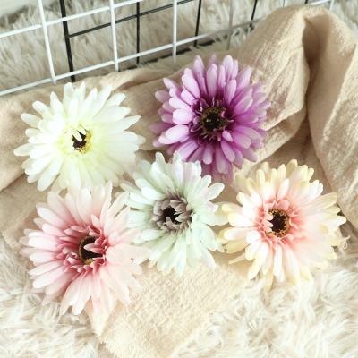 China SYB1-3338 Hotsale Lifelike Artificial Silk Chrysanthemum Flower Heads Simulation And Artificial Flower Heads For Wedding Decration In Factory Price for sale