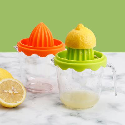 China Viable Hot Selling Juice Extractor Single Press Hand Lime Citrus Juicer Lemon Plastic Manual Squeezer for sale