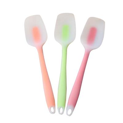 China Viable Large Size Scraper Food Grade Silicone Spatula Butter Cream Spatulas Colorful CAD Scraper Heat Resistant Cooking Spatulas for sale