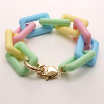 China Colorful Heart Buckle Chunky Resin Chain Bracelets Fashion Vintage Women Girls Acrylic Bracelets Party Jewelry Gifts for sale