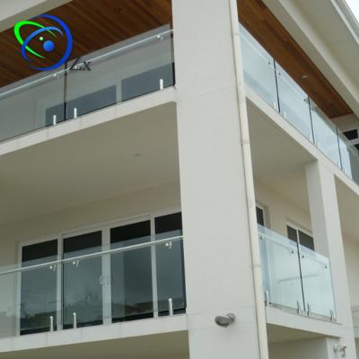 China Outdoor Easy Installation Balustrades Customized Size Glass Balustrade Company For Balcony Frameless Glass Balustrade Price for sale