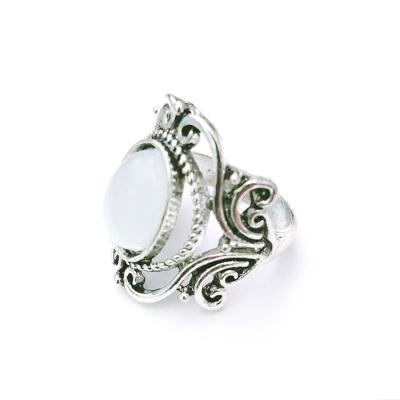 China Retro Old Fashion Jewelry Romantic Moonstone Ring For Women for sale