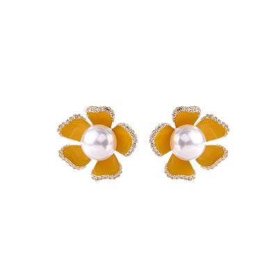 China Wholesale New Fashion Trendy Design Earrings Gold Plated DAISY Stud Post Mail for sale