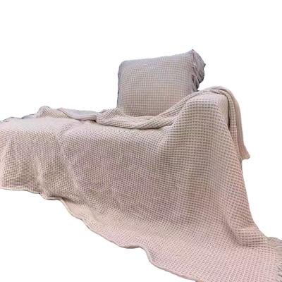 China 100% Vintage Wearable Vintage Solid Color Acrylic Rectangular Baby Shower Hugging Tassel Chunky Knit Throw Sleep Blanket for sale