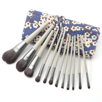 China Angular blush hot sale wholesale 12 in 1 soft vegan base make up makeup brush quality cosmetic brush kit for sale