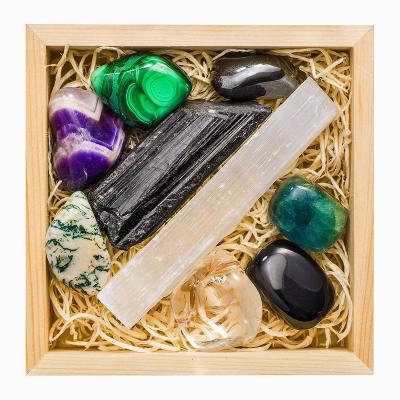 China Premium Grade Antique Imitation Healing Crystals And Stones In Wooden Presentation Box 7 Tumbled for sale