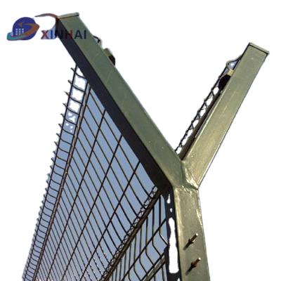 China Airport Security Easily Assembled Welded Wire Mesh Panel And Razor Barbed Wire Fencing zu verkaufen