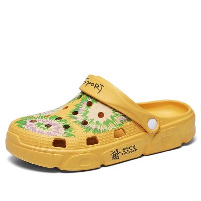 China Light Summer Colors Fashion Women Beach Sandals Couple Fireworks Women Clogs Garden Sandals Size 36-44 Ultralight Large Sandals for sale