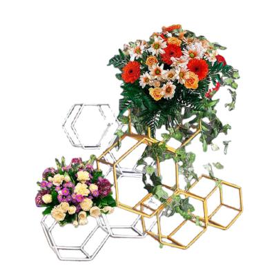 China Creative Flower Stand Wedding High Quality Stainless Steel Backdrop Decoration Six Frame Geometric Shape Gold Metal for sale