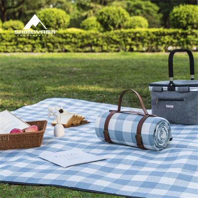 China PortableAnd Foldable Water Resistant Luxury Rolling Type Tote Picnic Mat Blanket Camping Picnic Blanket SHIMOYAMA for sale