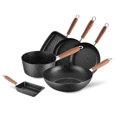 China Sustainable Carbon Steel Kitchen Cookware Set With Non Stick Black Liner And Wood Liner Handle for sale