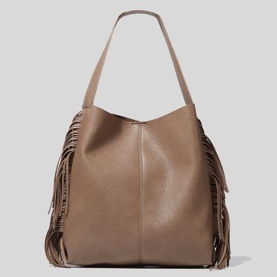 China Other OEM Private Label Fashion Tassel Large Capacity Shoulder Bag Custom Leather Handbag EG586 for sale