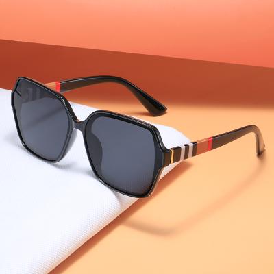 China Fashion Sunglasses 2022 New Women Logo Sunglasses Wholesale Custom Brand Designer Fashion Square Sunglasses for sale