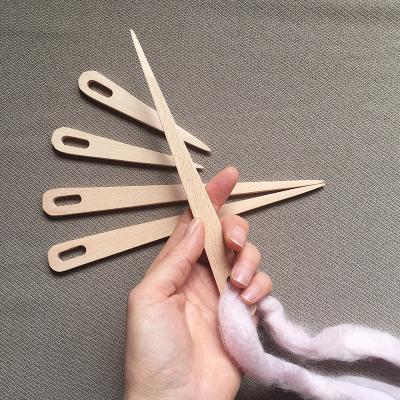 China Weaving Hook/Good Yarn Needle Weaving Wooden Weaving Tool Sewing Assistant Wood Yarn Needle DIY Wizard Wood Weaving Hook Yarn Needle for sale