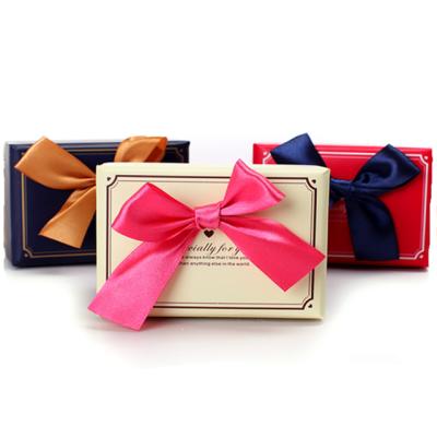 China Handmade high quality paper gift box, cardboard gift box with hinged lid for sale