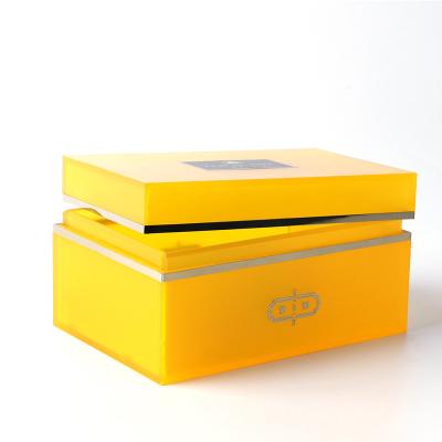 China Custom Made Yellow Acryilc Material Eco - Friendly Jewelry Gift Box With Lid for sale