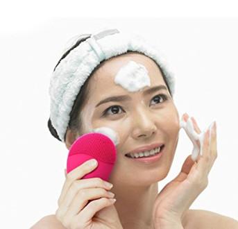 China Natural Silicone Face Cleaning Brush / Electric Facial Scrubber For Skin Care for sale