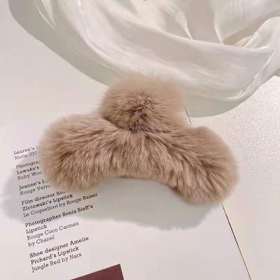 China Beautiy Big Faux Fur Hair Claw Clips Faux Fur Hair Accessories Bird Fur Clips Plush Hair Clip Barrette Jaw Clamp For Women Half Bun for sale