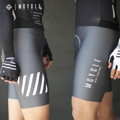 China Breathable Mcycle Customizable Bib Shorts & Tights Men Women Breathable Padded Cycling Gear Reflective Features Seamless Cycling Bib Shorts for sale